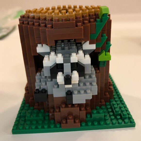 Mini Building Blocks Raccoon Impact Photographics Built and Completed - Picture 7 of 16